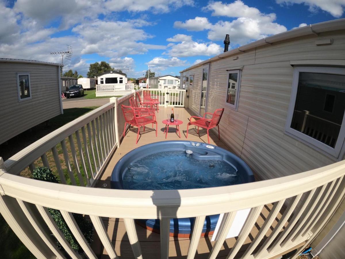 Tattershall Lakes - Hot Tub Breaks 外观 照片